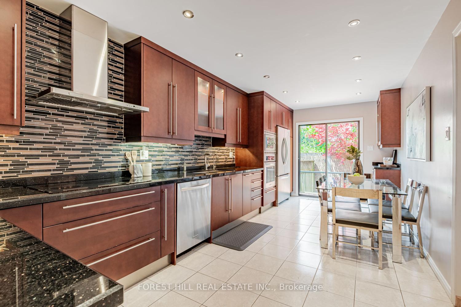 Photo 9 of 81 Croteau Crescent, Vaughan, Crestwood-Springfarm-Yorkhill — HOMEH