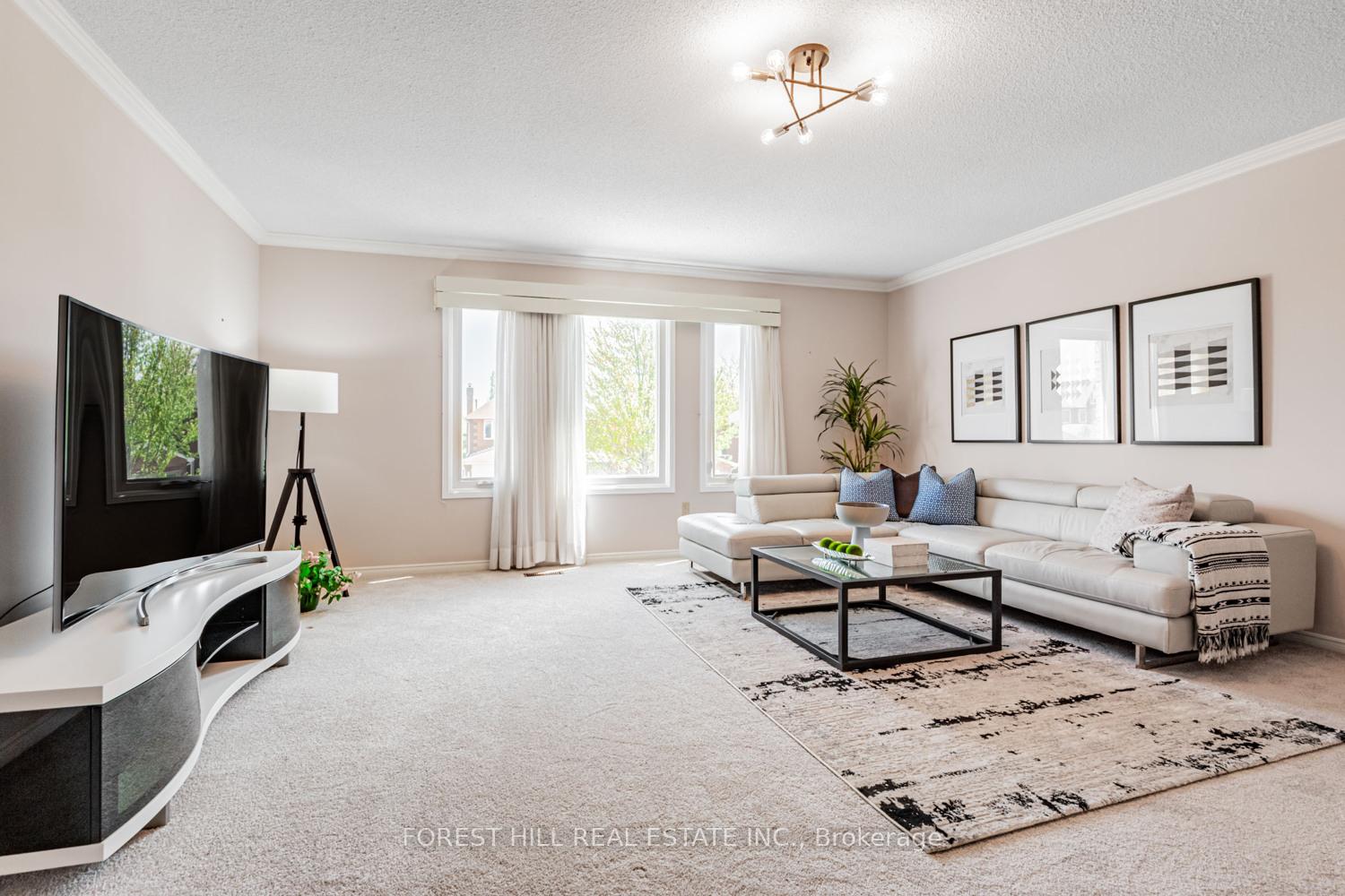 Photo 23 of 81 Croteau Crescent, Vaughan, Crestwood-Springfarm-Yorkhill — HOMEH