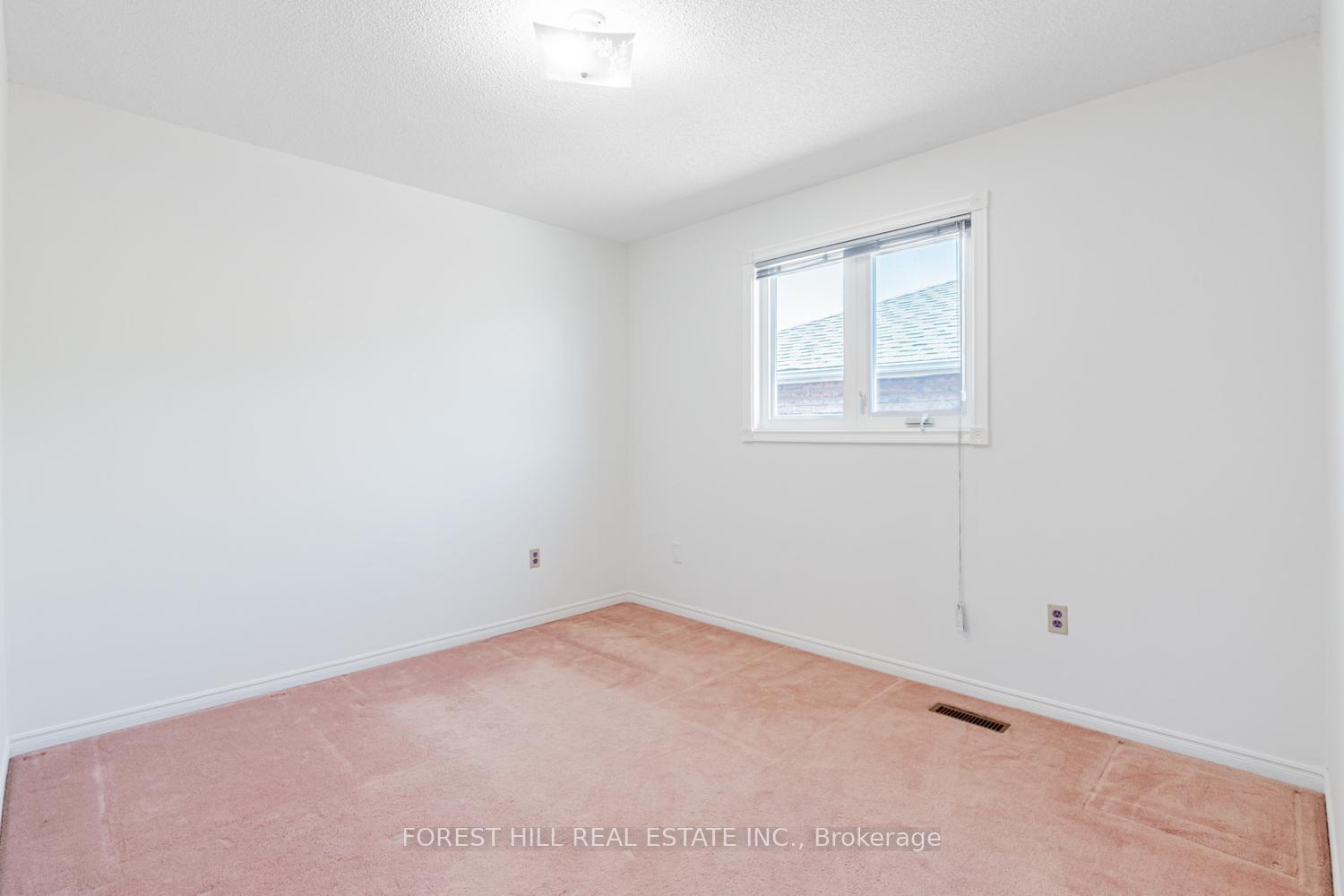 Photo 16 of 81 Croteau Crescent, Vaughan, Crestwood-Springfarm-Yorkhill — HOMEH