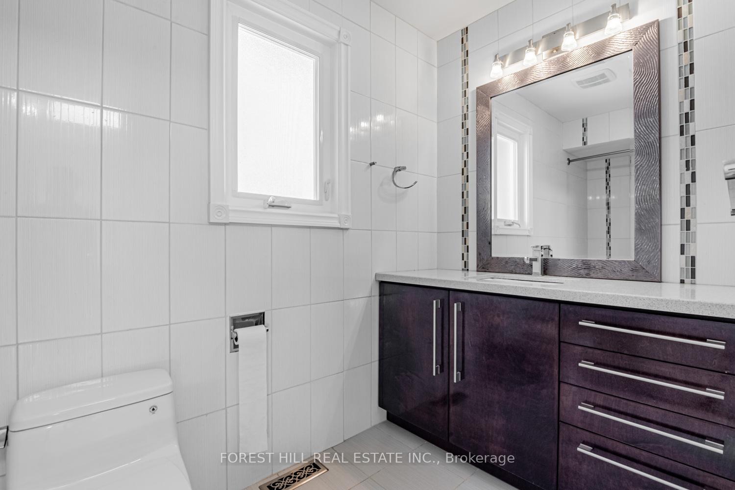 Photo 13 of 81 Croteau Crescent, Vaughan, Crestwood-Springfarm-Yorkhill — HOMEH