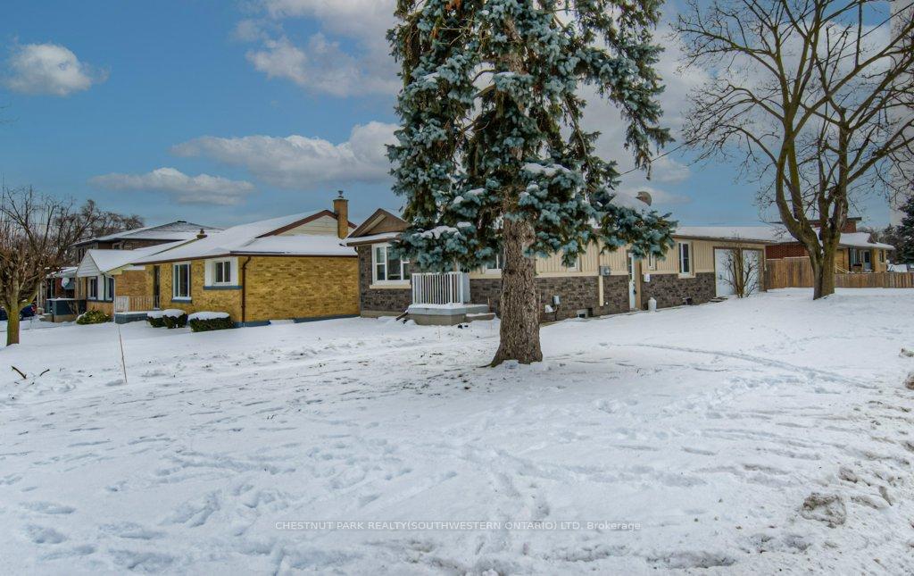 Photo 5 of 49 Plymouth Road, Kitchener, Rockway — HOMEH