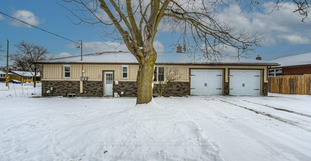 Photo 2 of 49 Plymouth Road, Kitchener, Rockway — HOMEH