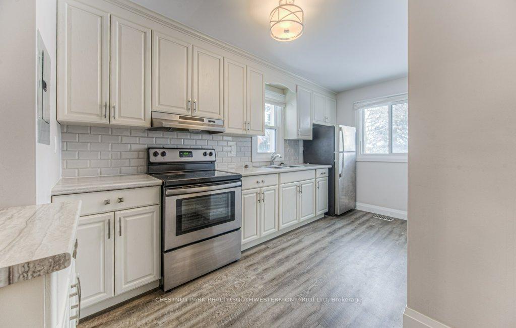 Photo 11 of 49 Plymouth Road, Kitchener, Rockway — HOMEH