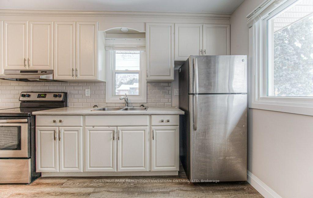 Photo 12 of 49 Plymouth Road, Kitchener, Rockway — HOMEH
