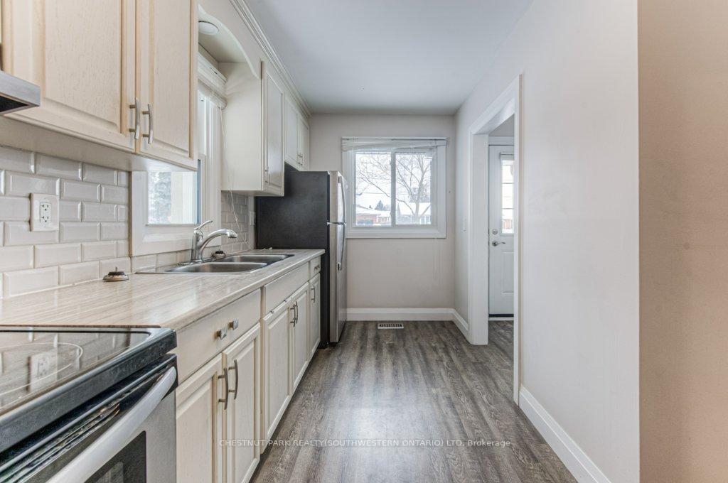 Photo 13 of 49 Plymouth Road, Kitchener, Rockway — HOMEH