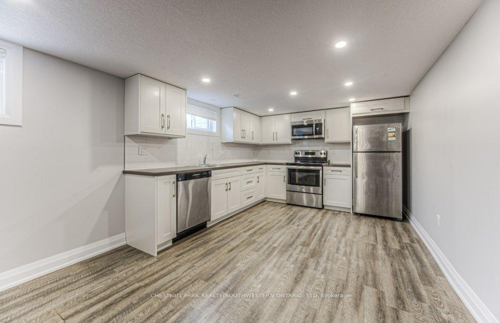 Photo 20 of 49 Plymouth Road, Kitchener, Rockway — HOMEH