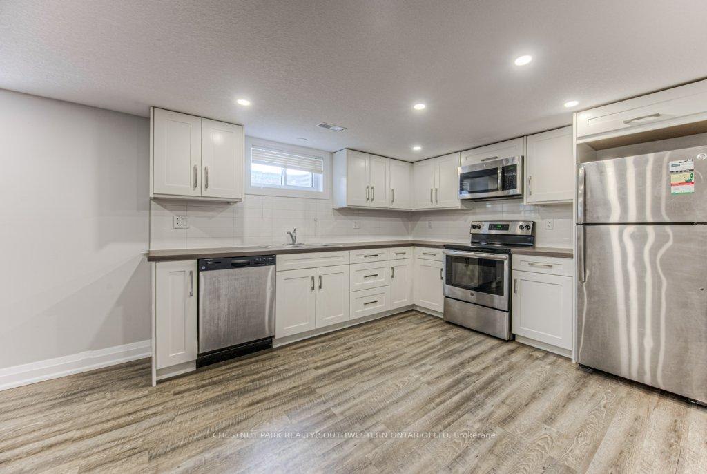 Photo 23 of 49 Plymouth Road, Kitchener, Rockway — HOMEH