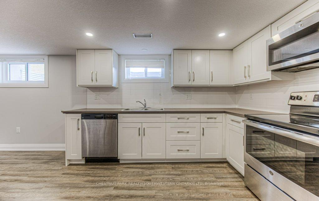 Photo 28 of 49 Plymouth Road, Kitchener, Rockway — HOMEH