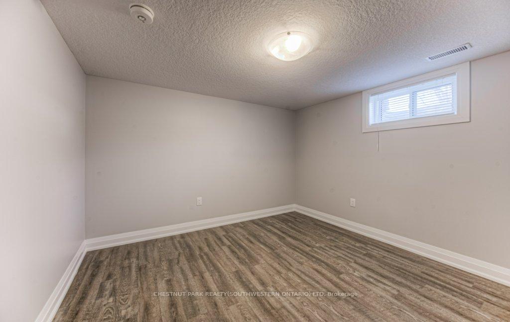 Photo 26 of 49 Plymouth Road, Kitchener, Rockway — HOMEH
