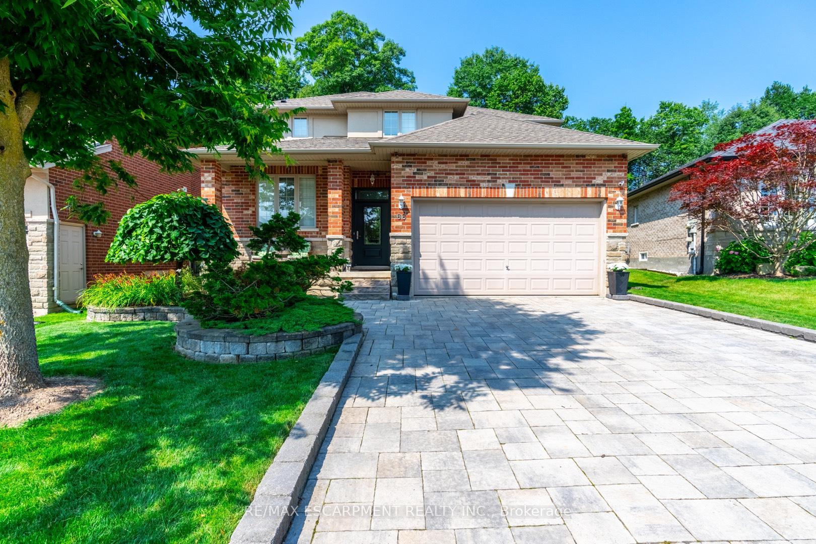 Photo 1 of 68 Newcombe Road, Hamilton, Dundas — HOMEH