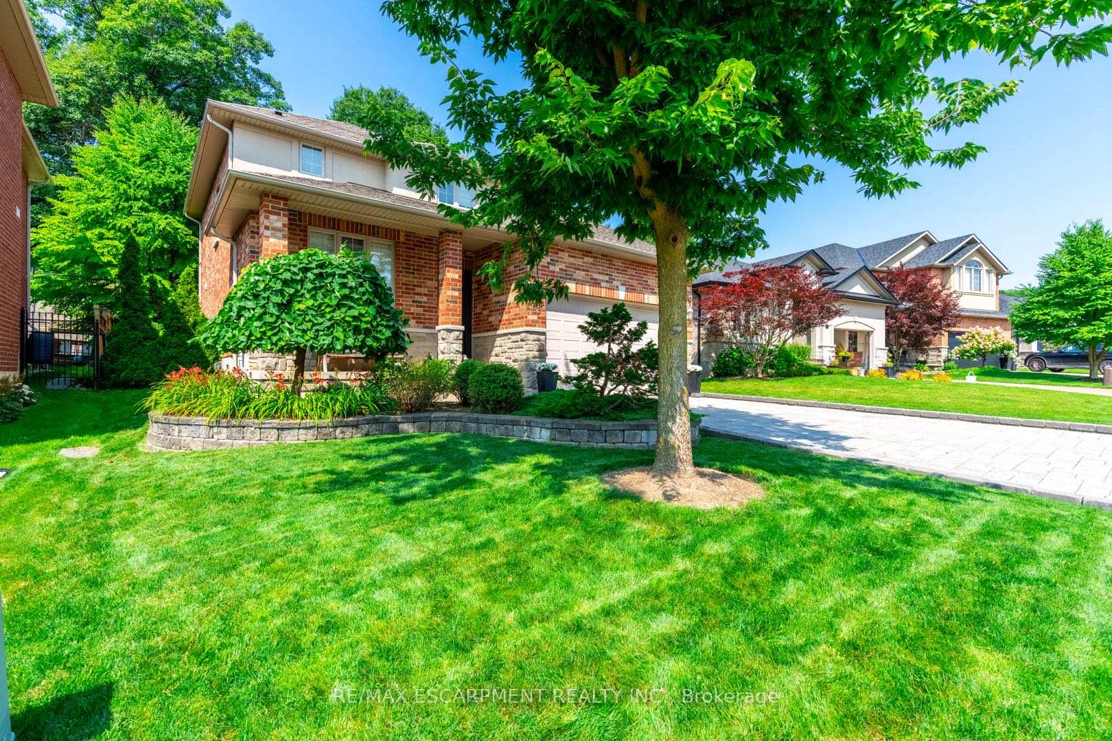Photo 6 of 68 Newcombe Road, Hamilton, Dundas — HOMEH