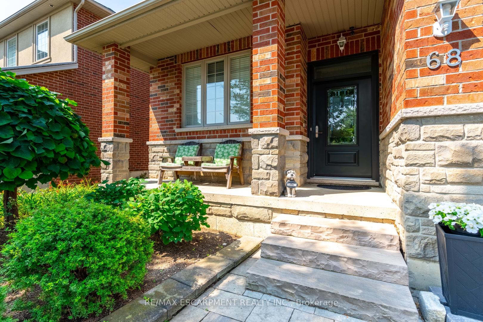 Photo 2 of 68 Newcombe Road, Hamilton, Dundas — HOMEH