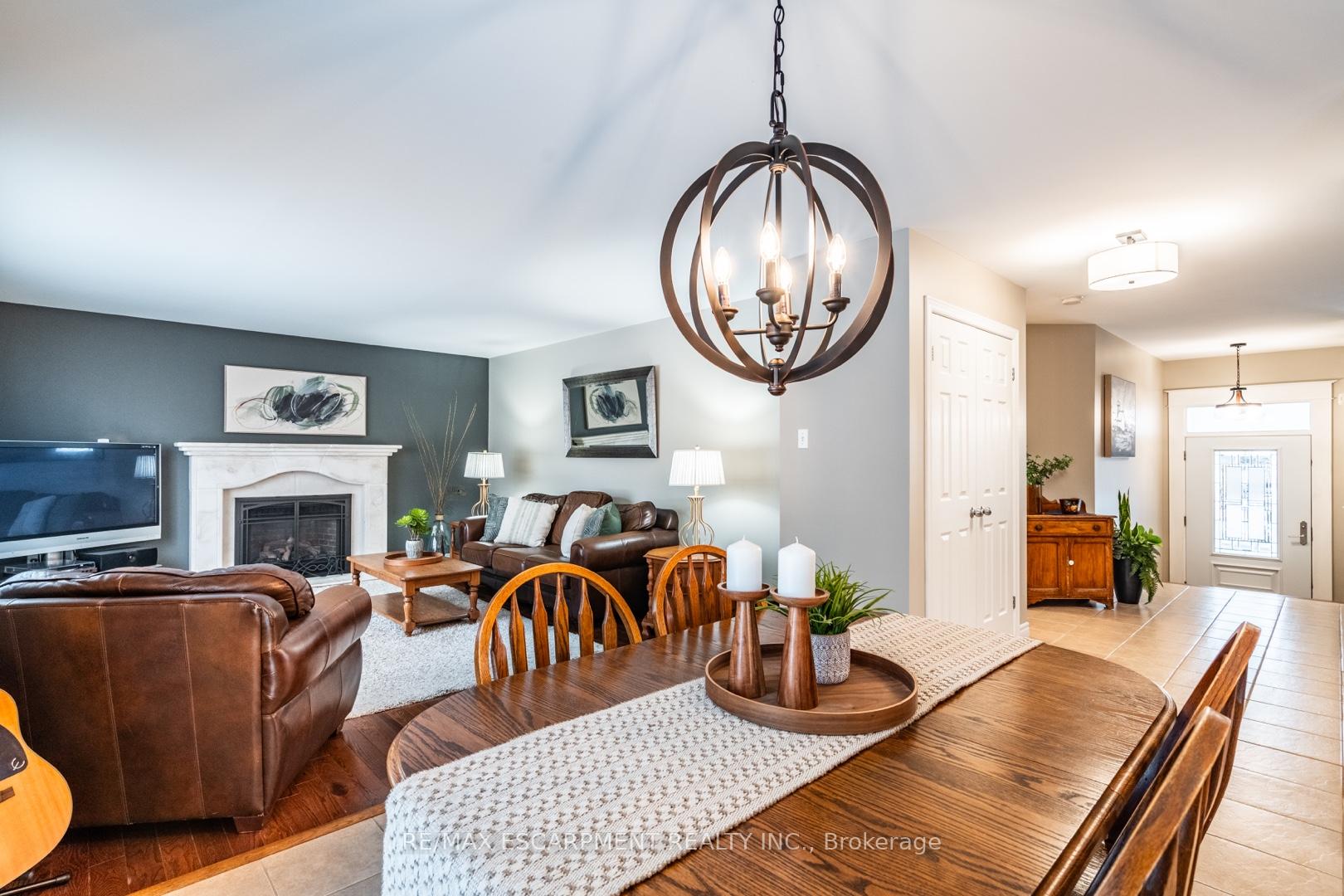 Photo 17 of 68 Newcombe Road, Hamilton, Dundas — HOMEH