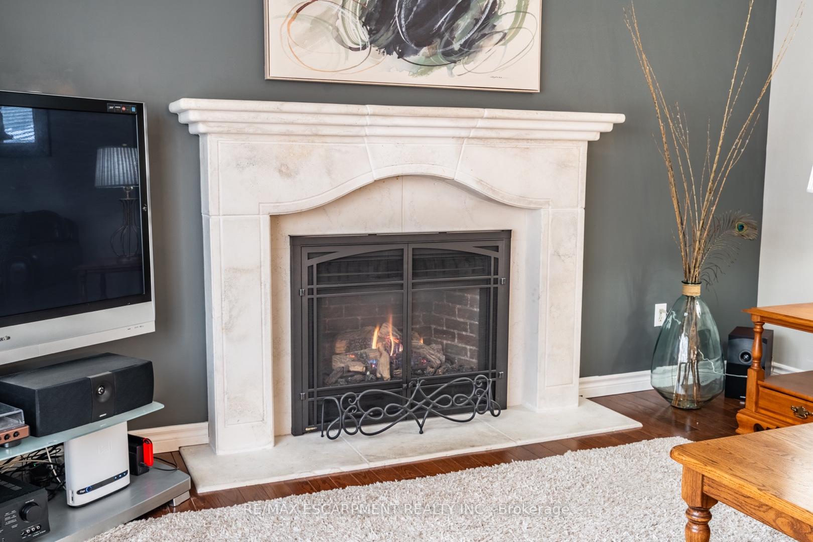 Photo 26 of 68 Newcombe Road, Hamilton, Dundas — HOMEH