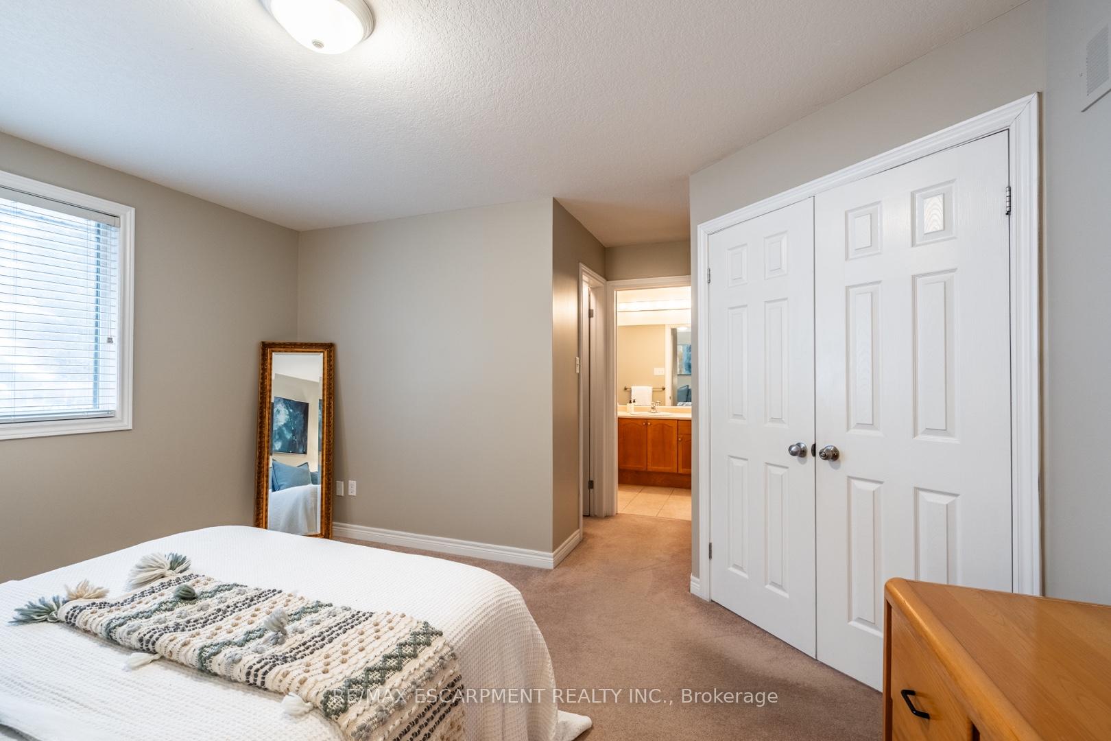 Photo 27 of 68 Newcombe Road, Hamilton, Dundas — HOMEH