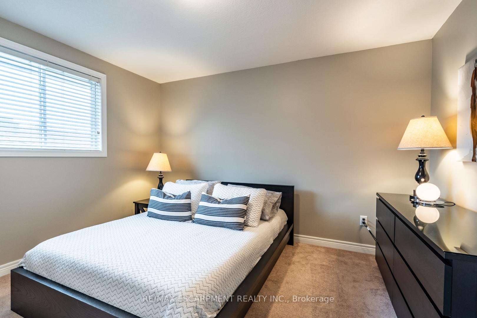 Photo 21 of 68 Newcombe Road, Hamilton, Dundas — HOMEH