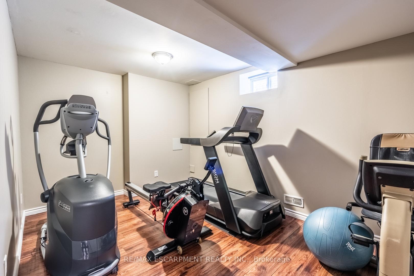Photo 50 of 68 Newcombe Road, Hamilton, Dundas — HOMEH