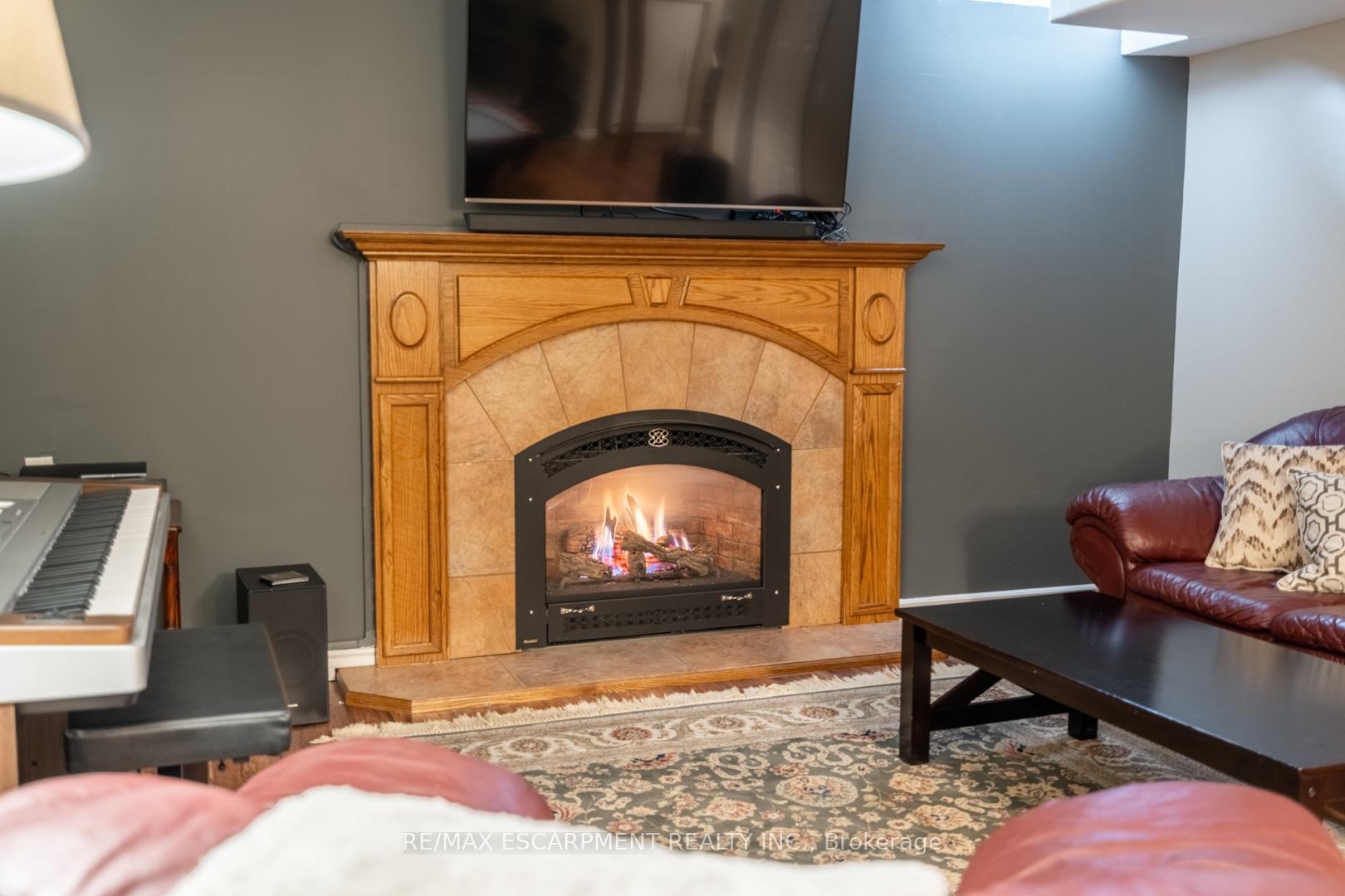 Photo 38 of 68 Newcombe Road, Hamilton, Dundas — HOMEH