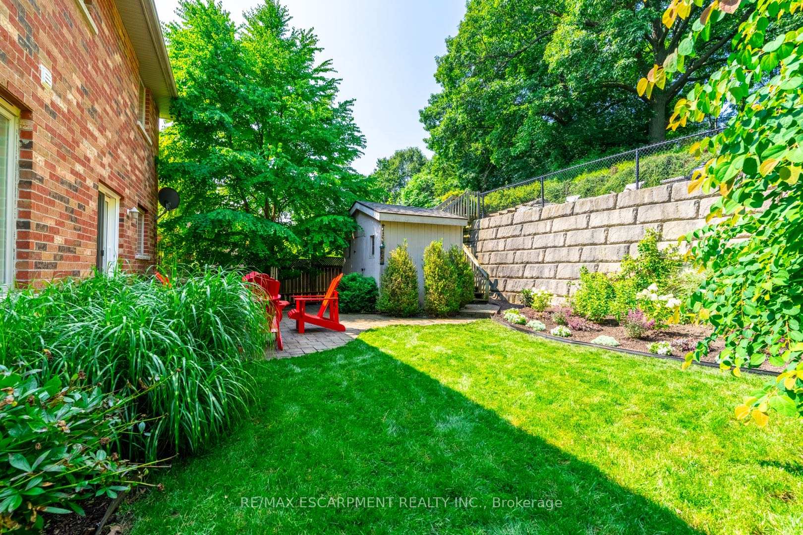 Photo 37 of 68 Newcombe Road, Hamilton, Dundas — HOMEH