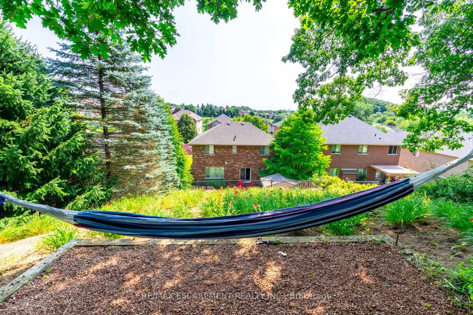 Photo 44 of 68 Newcombe Road, Hamilton, Dundas — HOMEH