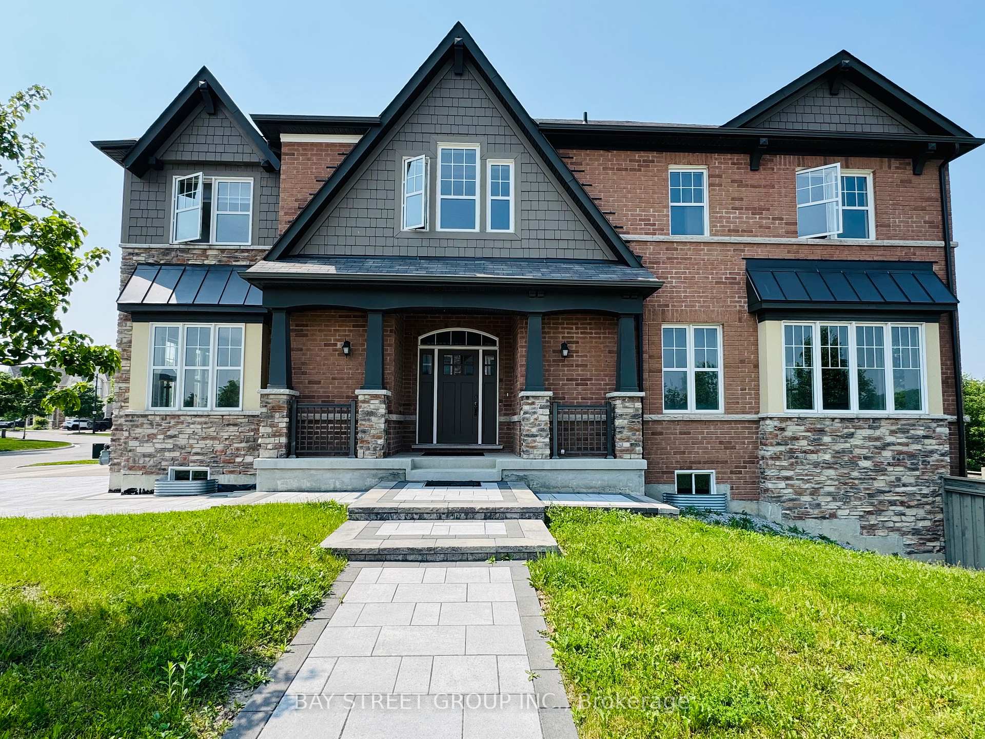 Photo 1 of 152 Baber Crescent, Aurora, Rural Aurora — HOMEH