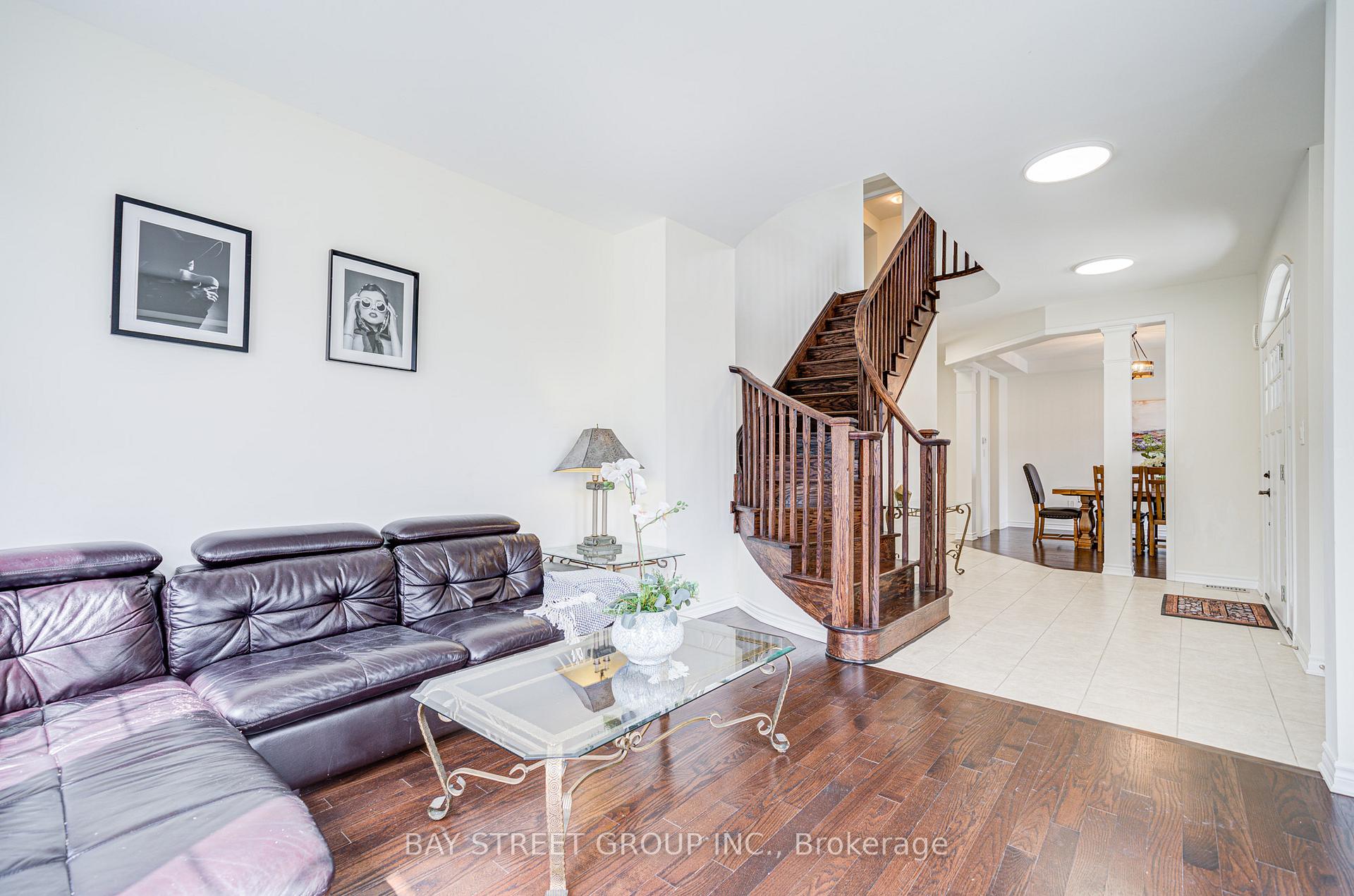 Photo 6 of 152 Baber Crescent, Aurora, Rural Aurora — HOMEH