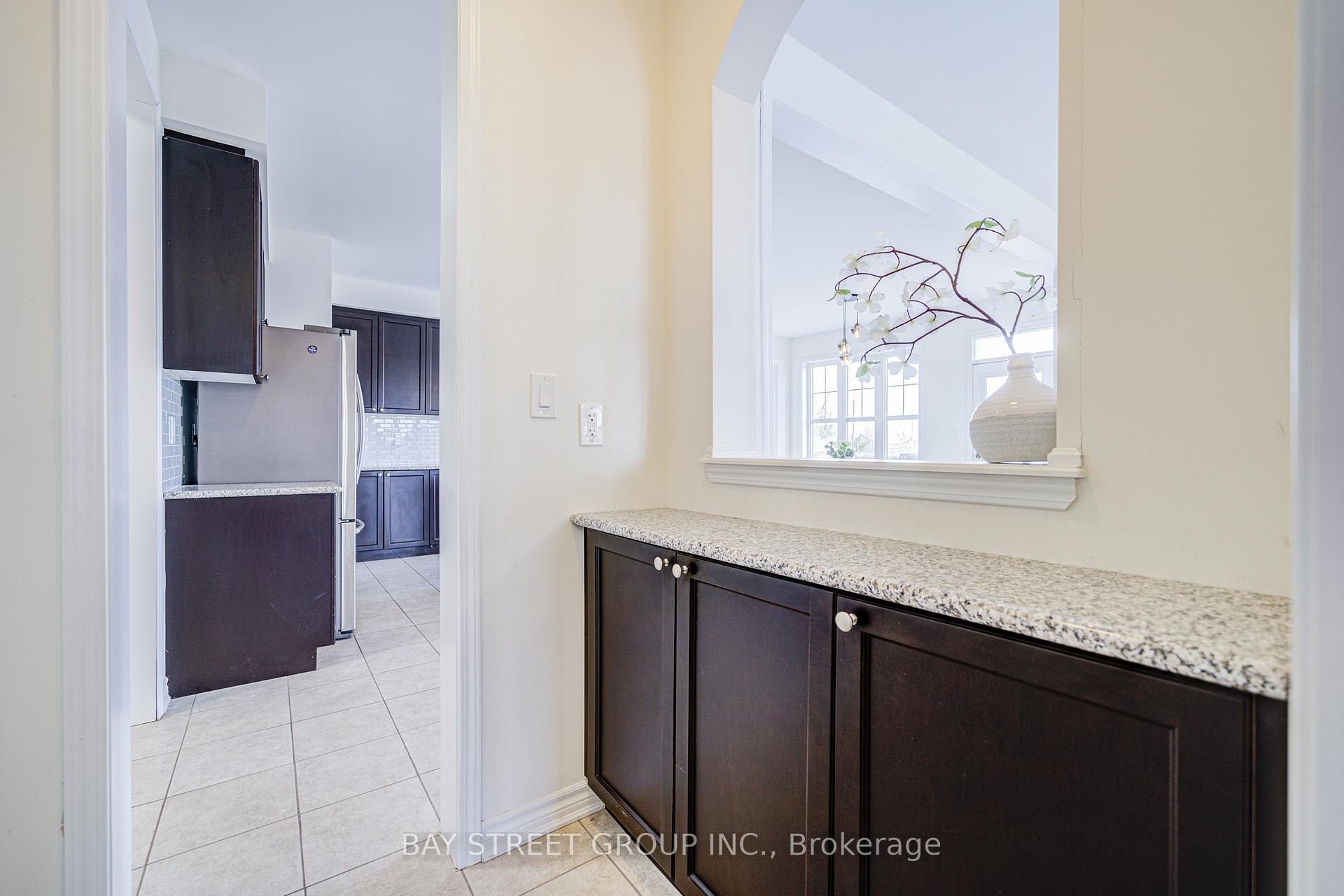 Photo 13 of 152 Baber Crescent, Aurora, Rural Aurora — HOMEH