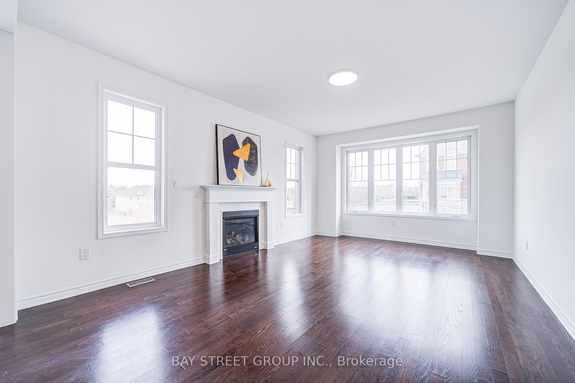 Photo 22 of 152 Baber Crescent, Aurora, Rural Aurora — HOMEH