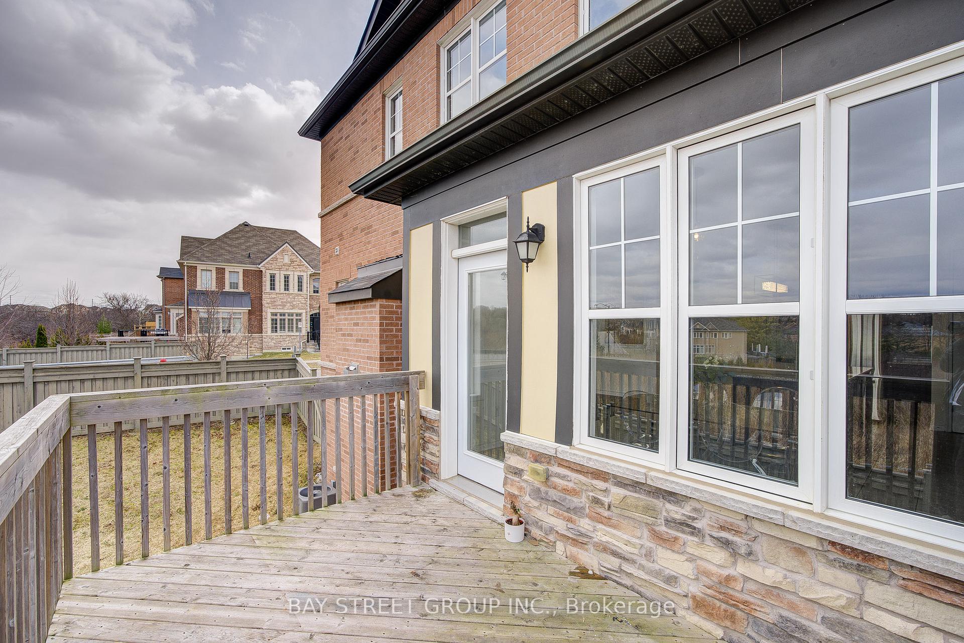 Photo 23 of 152 Baber Crescent, Aurora, Rural Aurora — HOMEH