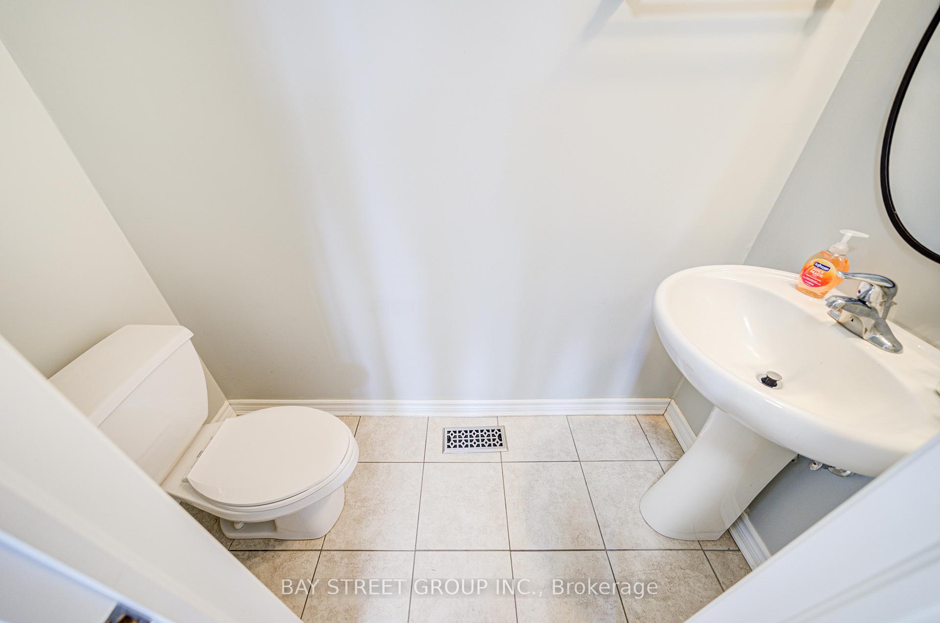 Photo 21 of 152 Baber Crescent, Aurora, Rural Aurora — HOMEH