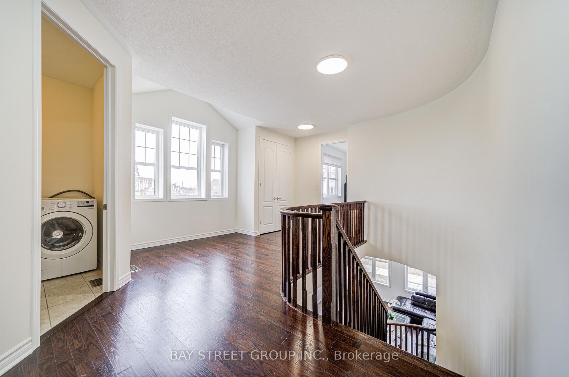 Photo 24 of 152 Baber Crescent, Aurora, Rural Aurora — HOMEH