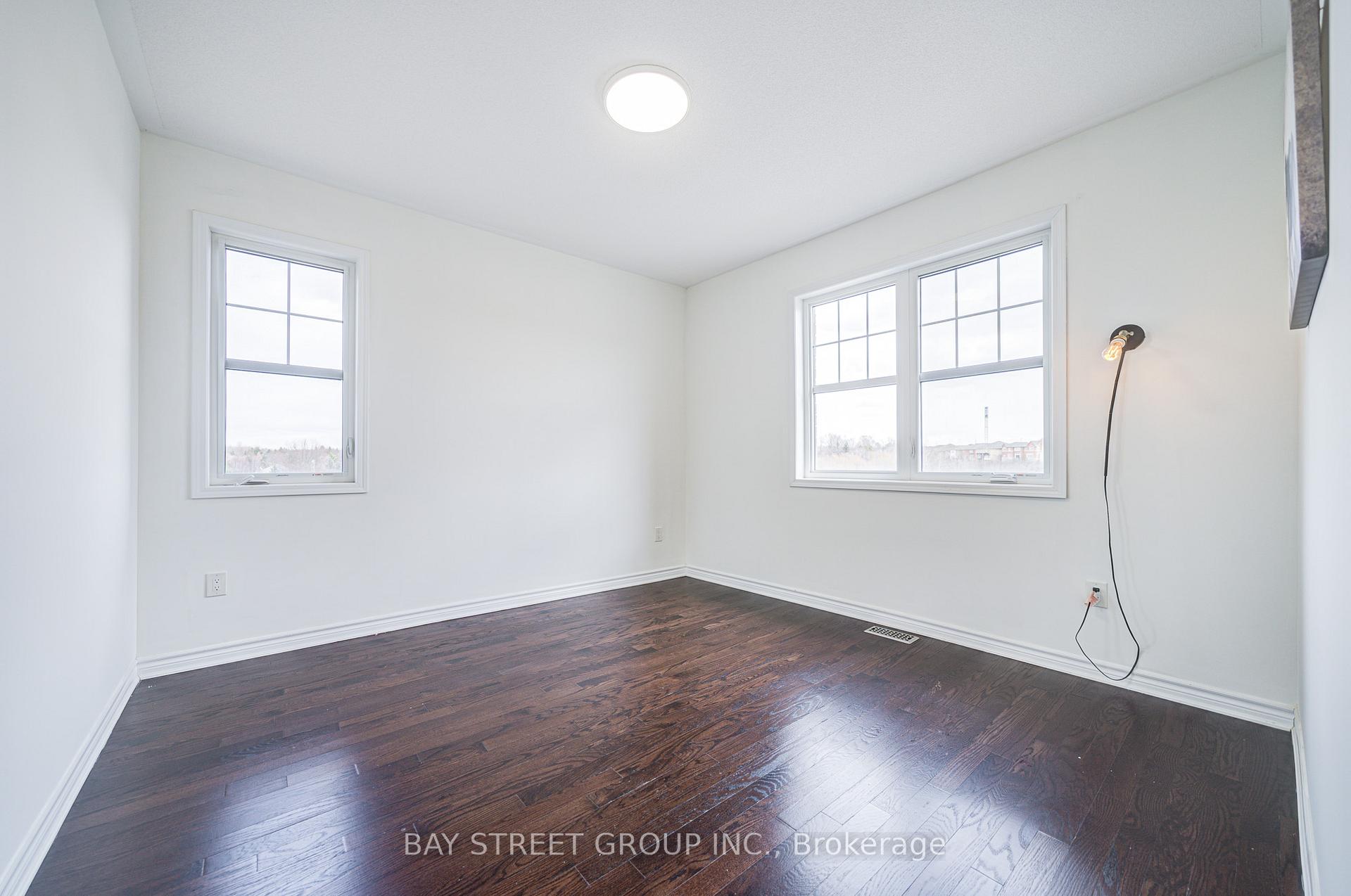 Photo 29 of 152 Baber Crescent, Aurora, Rural Aurora — HOMEH