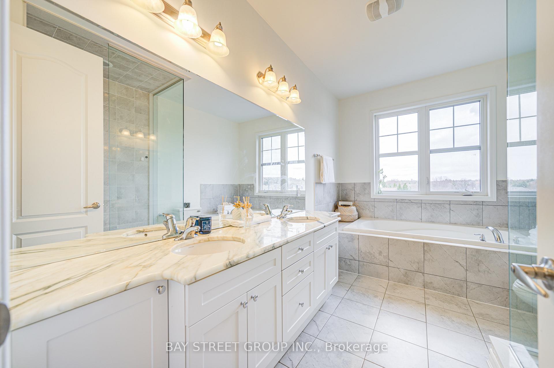 Photo 37 of 152 Baber Crescent, Aurora, Rural Aurora — HOMEH