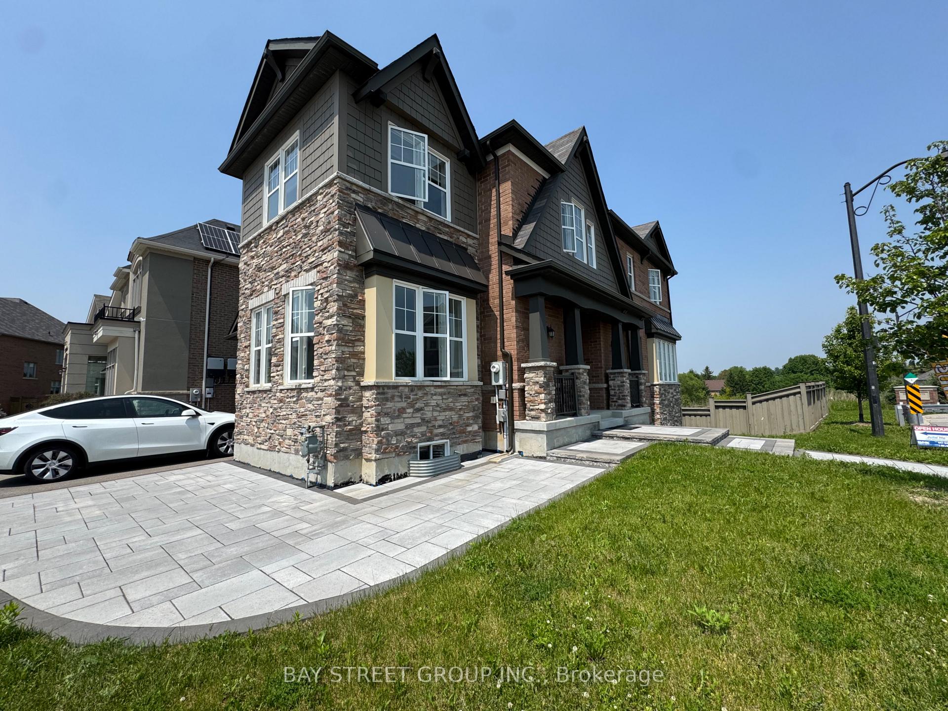 Photo 46 of 152 Baber Crescent, Aurora, Rural Aurora — HOMEH