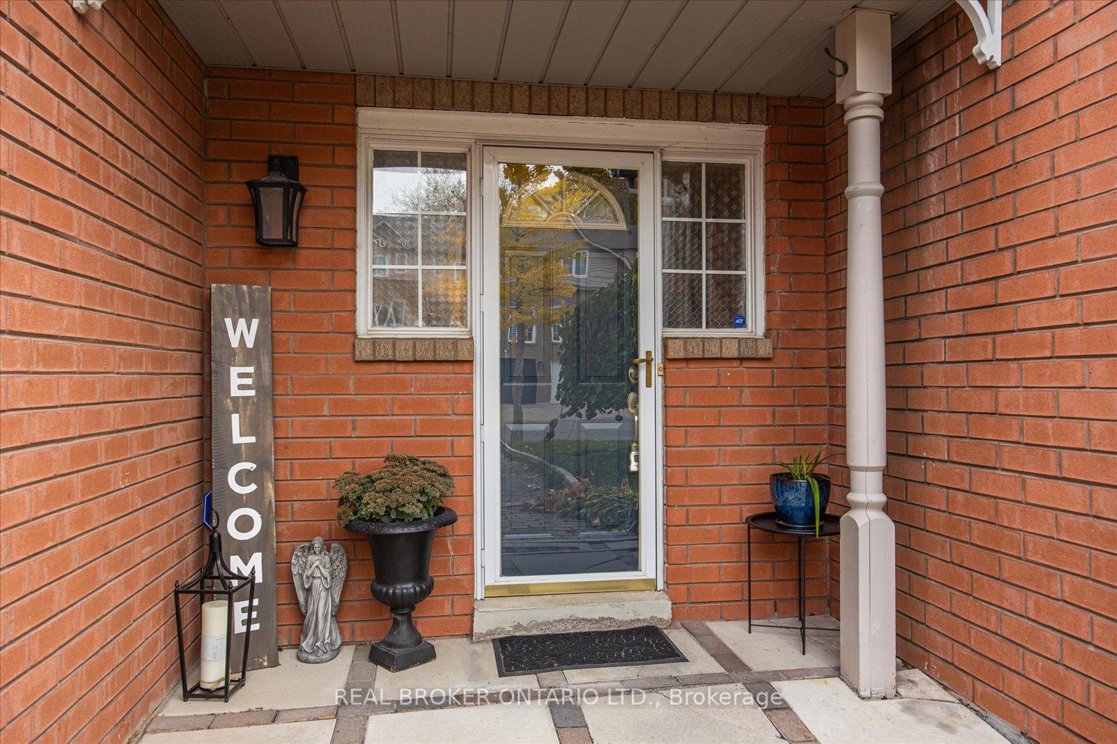Photo 3 of 74 Trewin Lane, Clarington, Bowmanville — HOMEH