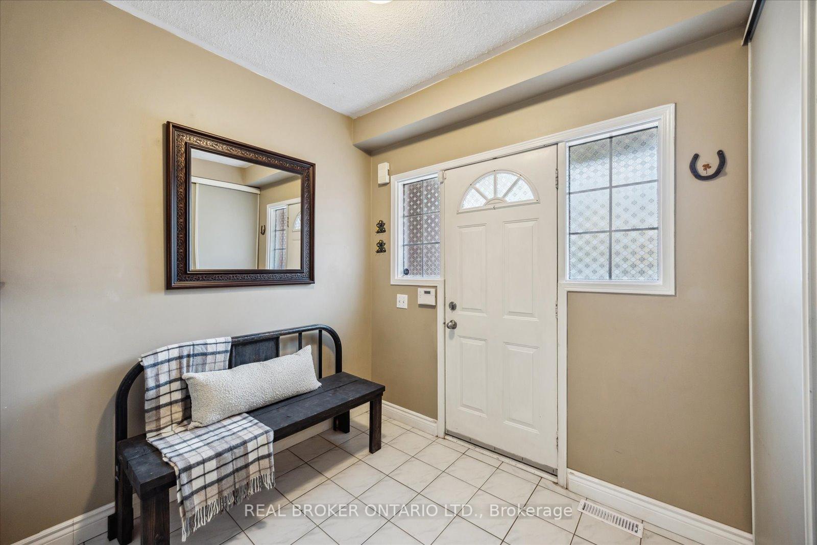 Photo 10 of 74 Trewin Lane, Clarington, Bowmanville — HOMEH