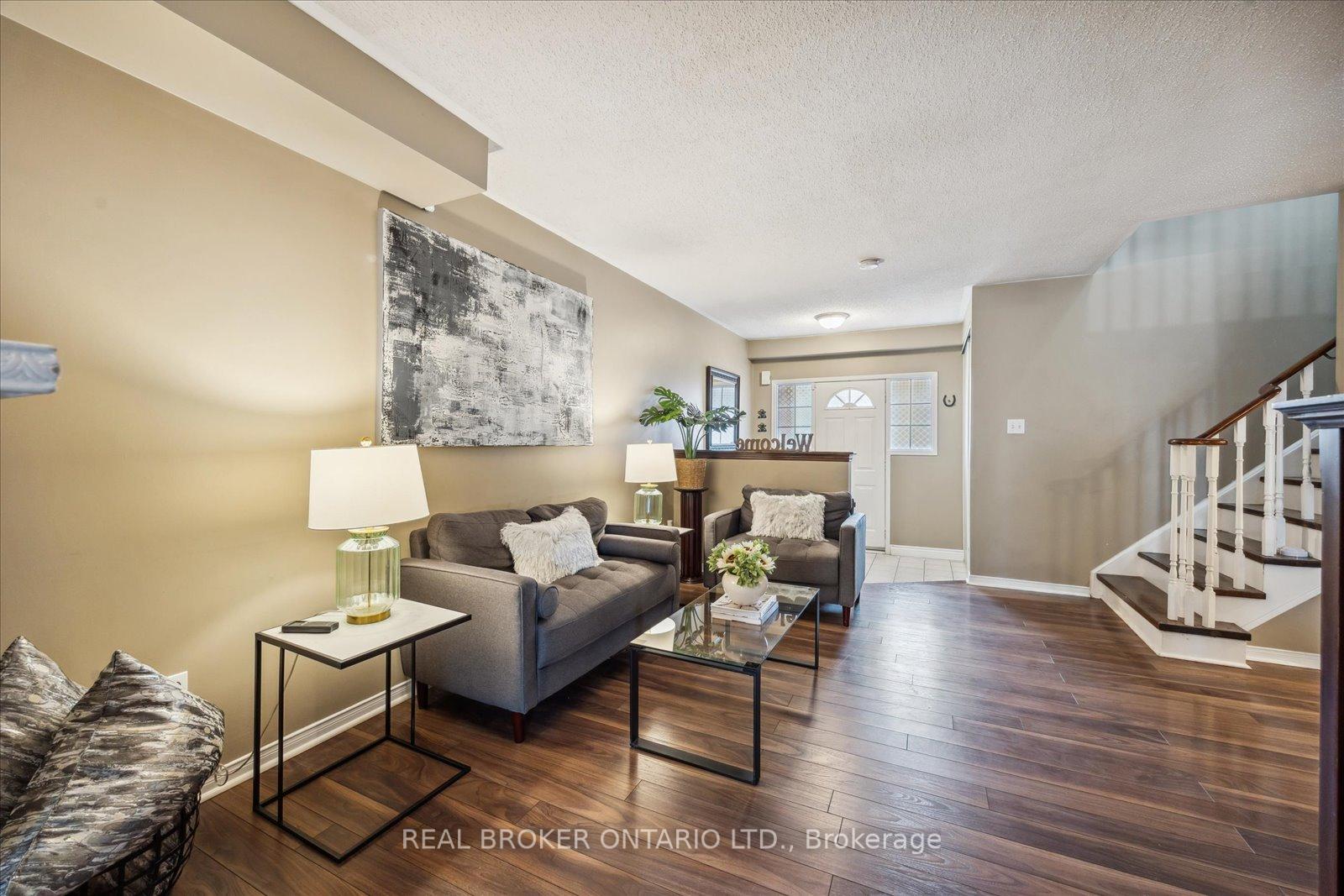 Photo 5 of 74 Trewin Lane, Clarington, Bowmanville — HOMEH