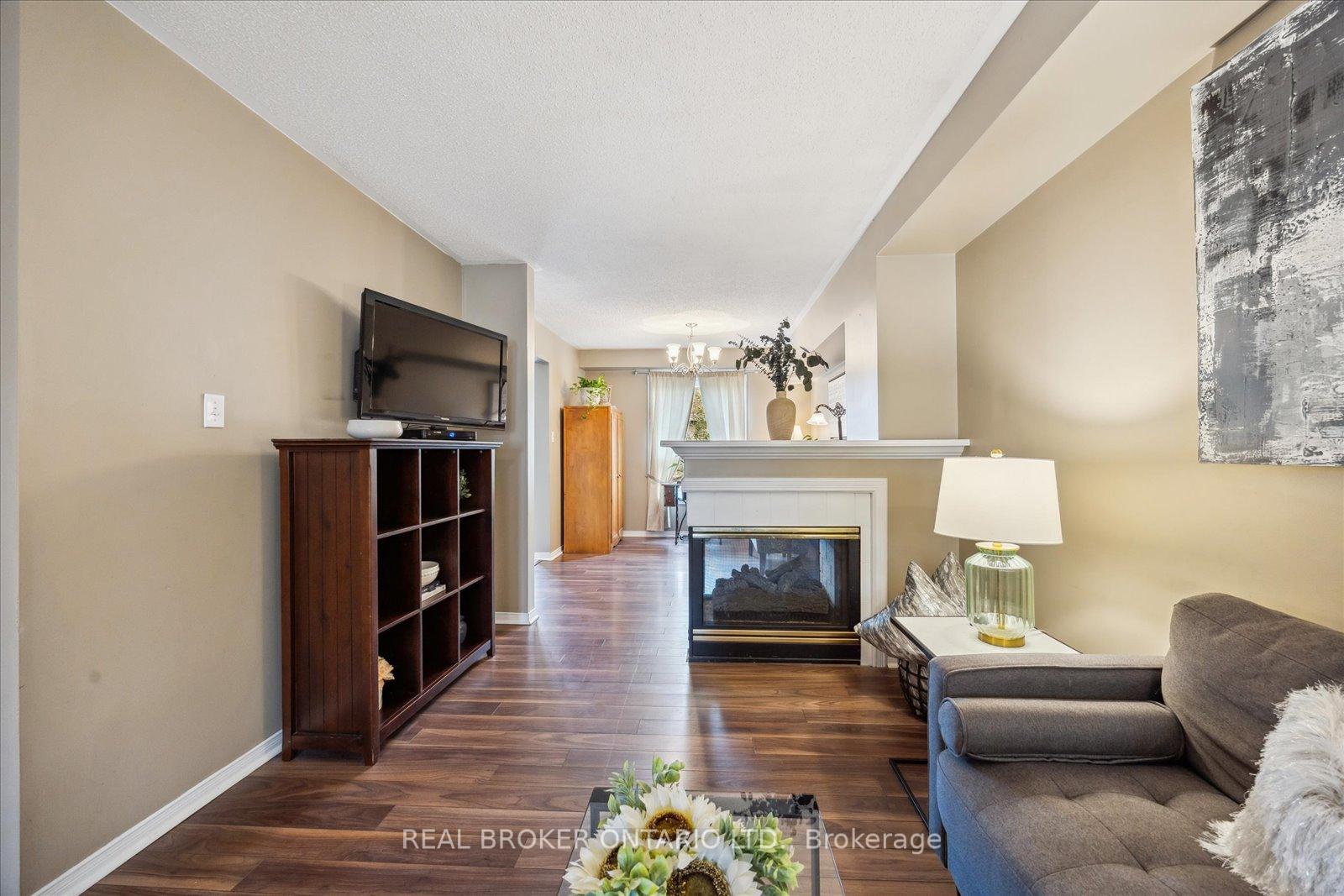 Photo 6 of 74 Trewin Lane, Clarington, Bowmanville — HOMEH