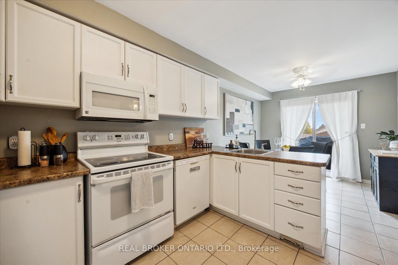 Photo 7 of 74 Trewin Lane, Clarington, Bowmanville — HOMEH