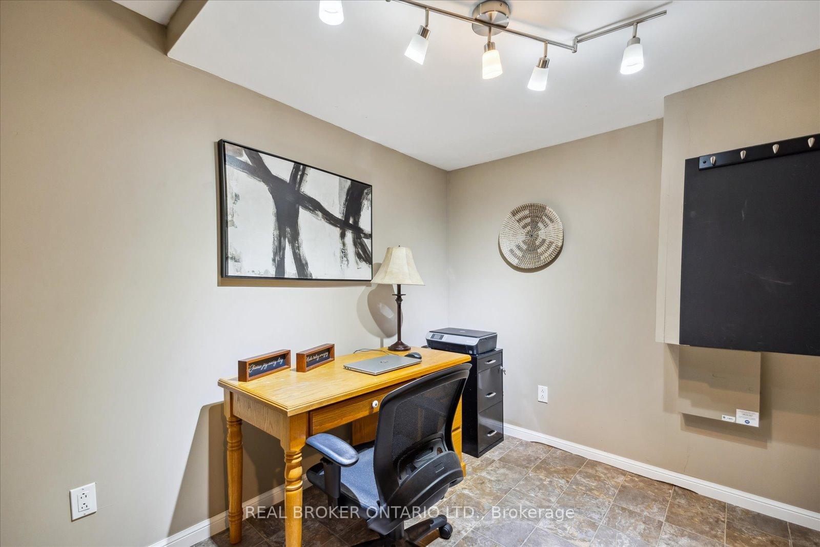Photo 24 of 74 Trewin Lane, Clarington, Bowmanville — HOMEH