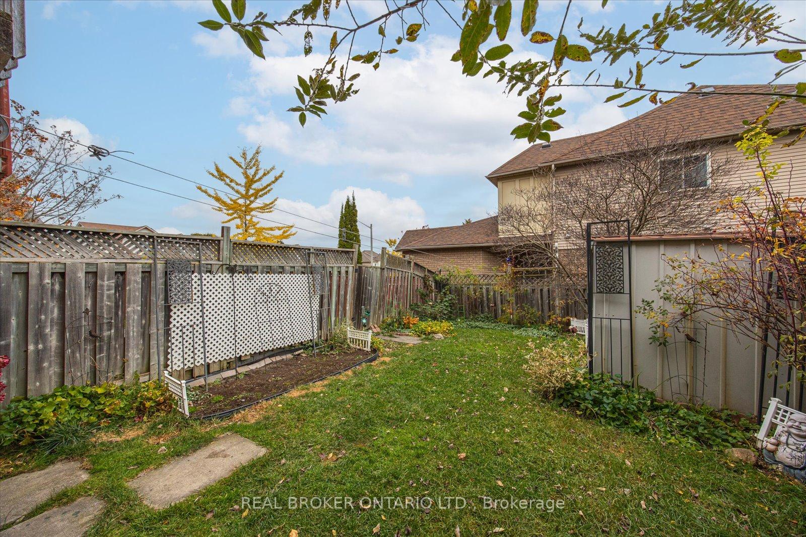 Photo 39 of 74 Trewin Lane, Clarington, Bowmanville — HOMEH