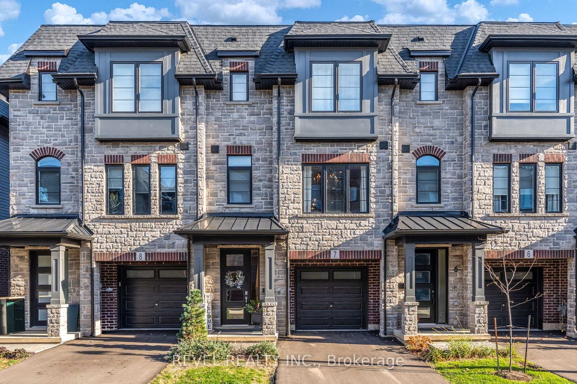 Front of Unit 7, 187 Wilson Street W