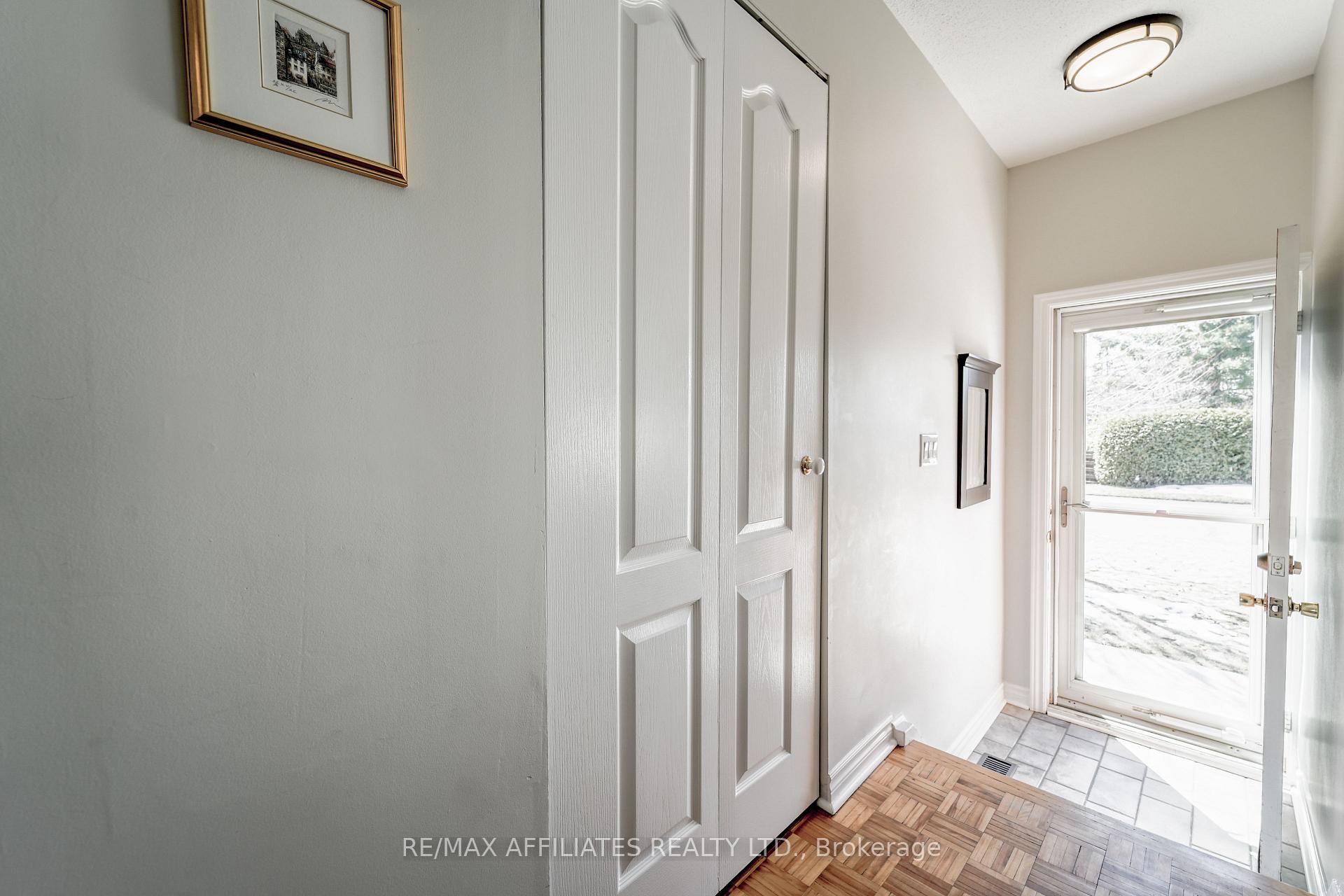Photo 2 of 17 Uxbridge Crescent, Ottawa, Kanata - Glencairn/Hazeldean — HOMEH