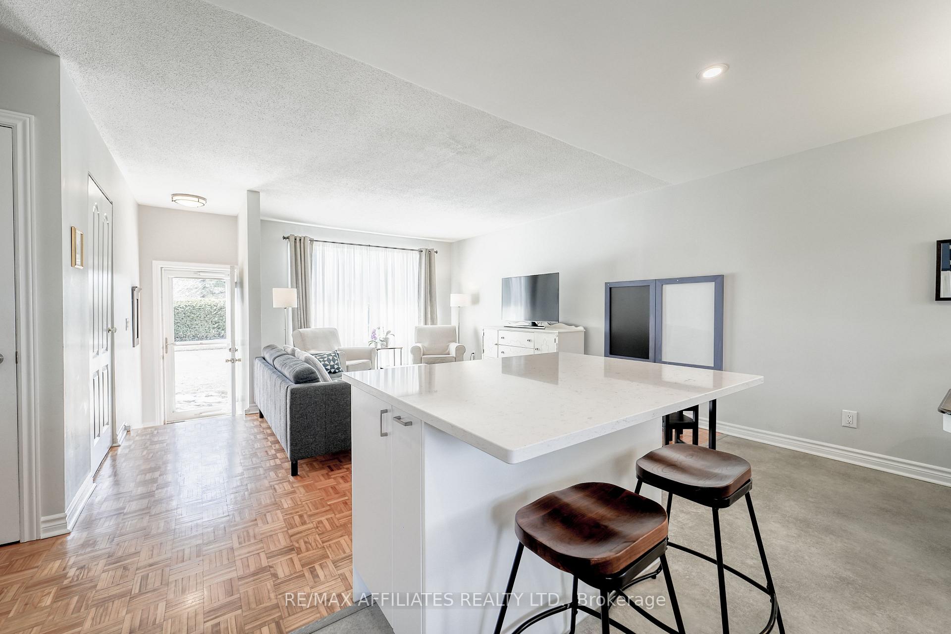Photo 38 of 17 Uxbridge Crescent, Ottawa, Kanata - Glencairn/Hazeldean — HOMEH
