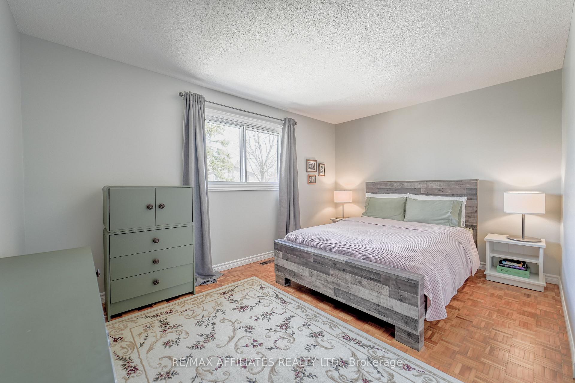 Photo 21 of 17 Uxbridge Crescent, Ottawa, Kanata - Glencairn/Hazeldean — HOMEH