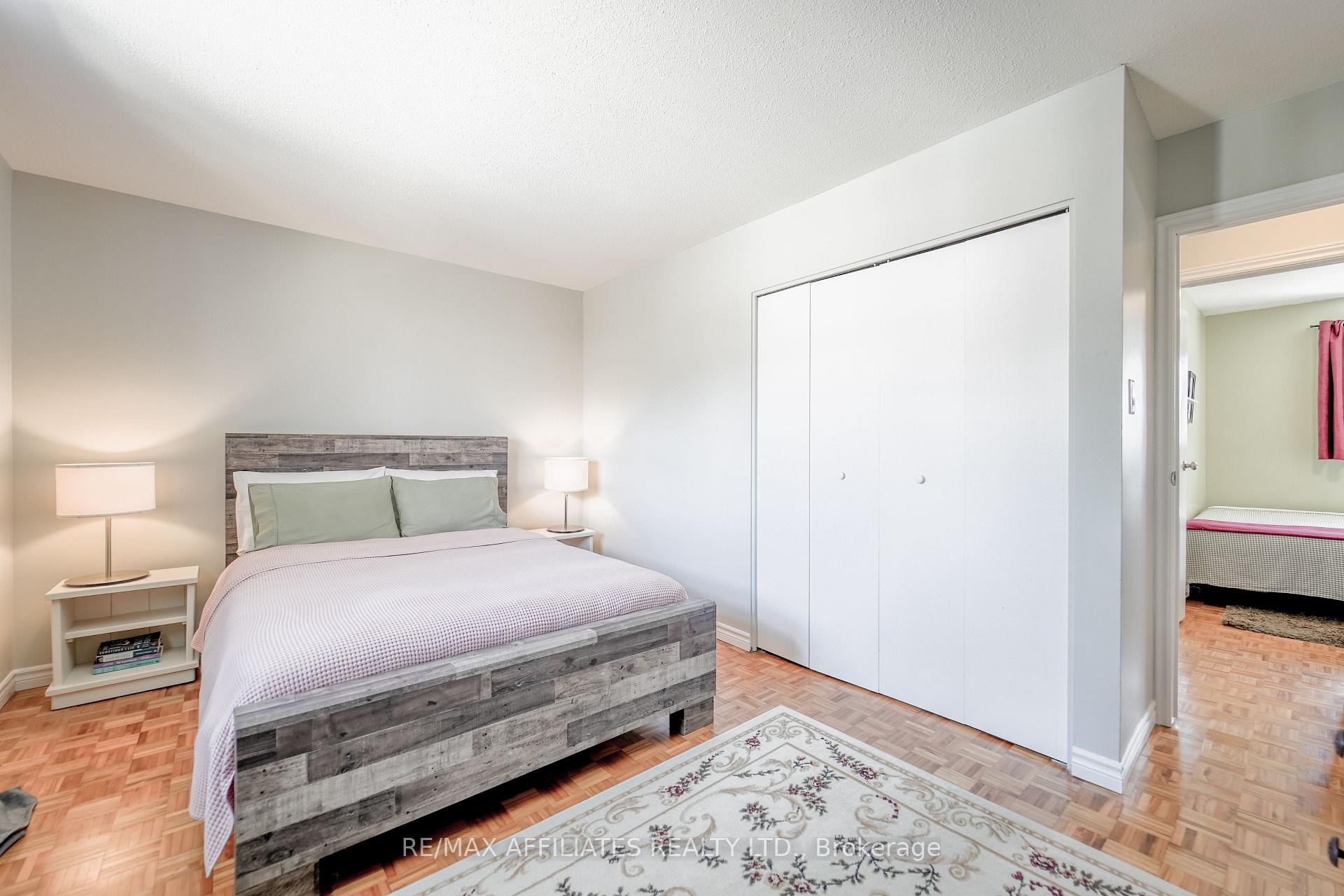 Photo 18 of 17 Uxbridge Crescent, Ottawa, Kanata - Glencairn/Hazeldean — HOMEH