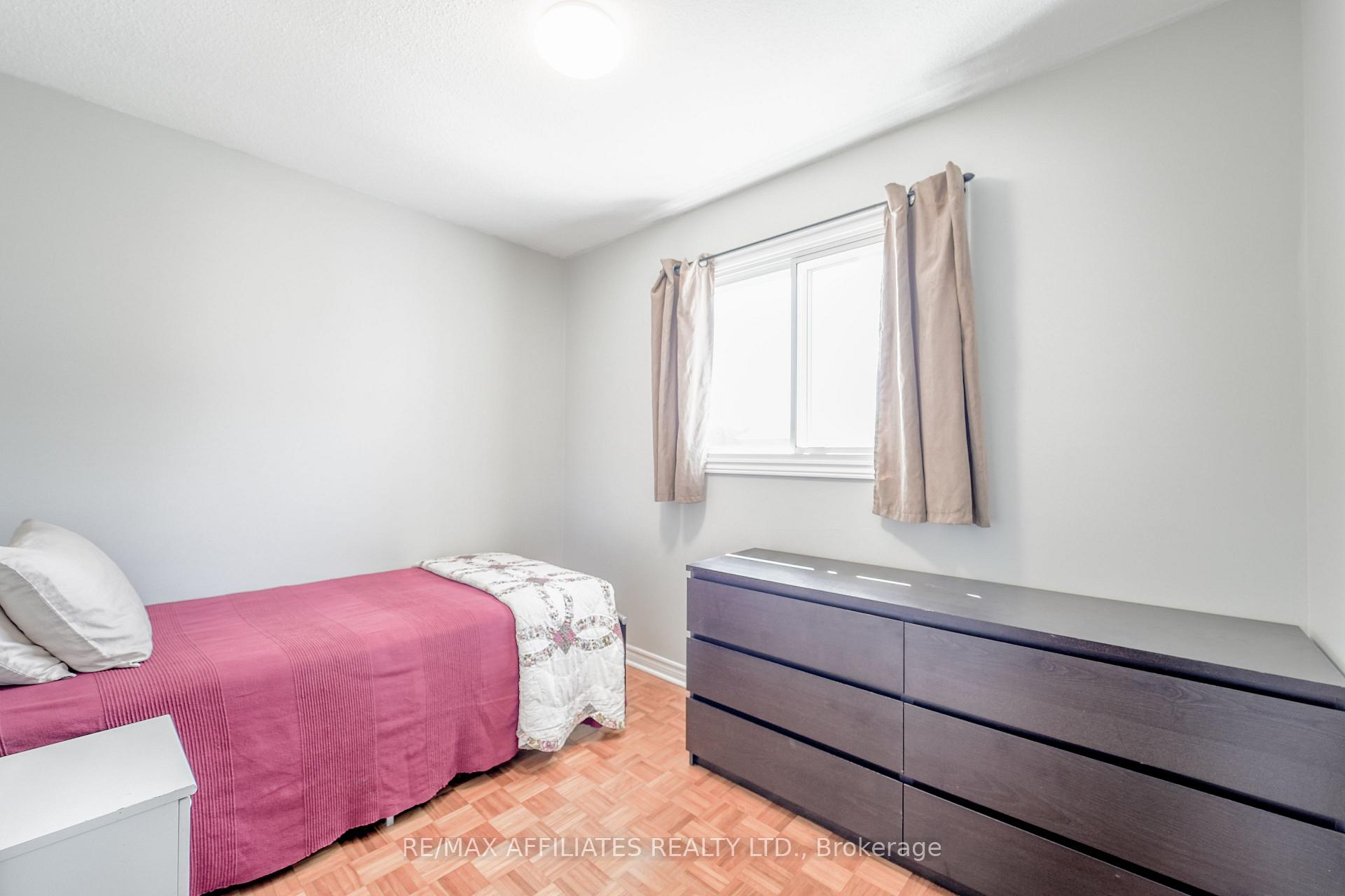 Photo 20 of 17 Uxbridge Crescent, Ottawa, Kanata - Glencairn/Hazeldean — HOMEH