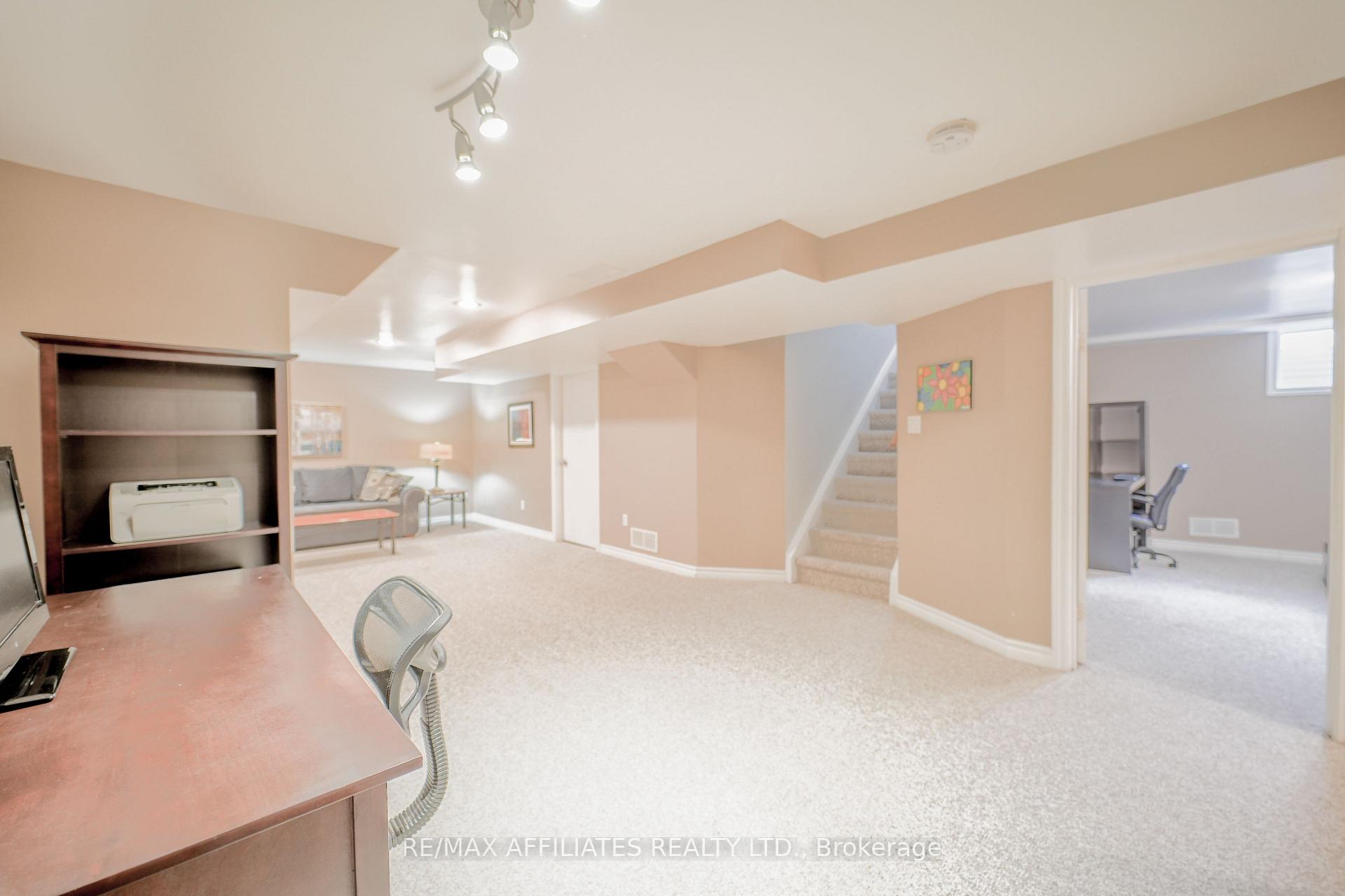 Photo 23 of 17 Uxbridge Crescent, Ottawa, Kanata - Glencairn/Hazeldean — HOMEH