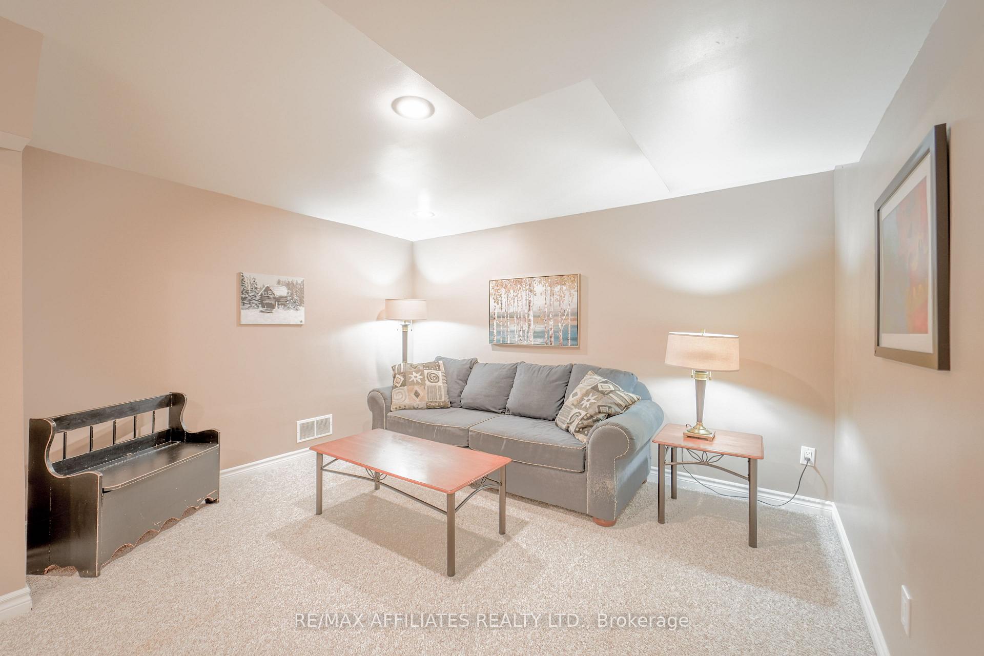 Photo 26 of 17 Uxbridge Crescent, Ottawa, Kanata - Glencairn/Hazeldean — HOMEH