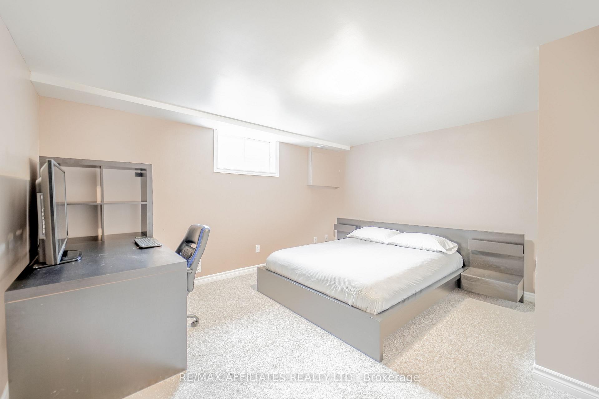 Photo 25 of 17 Uxbridge Crescent, Ottawa, Kanata - Glencairn/Hazeldean — HOMEH